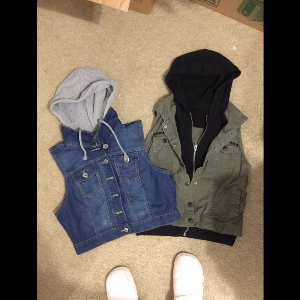 Vest Bundle - Picture 2 of 7